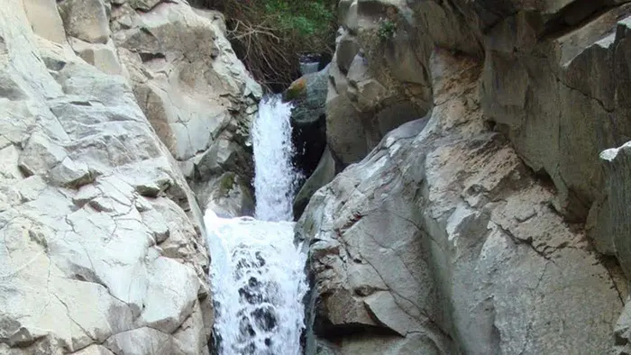 آبشار خروشان اکاپل