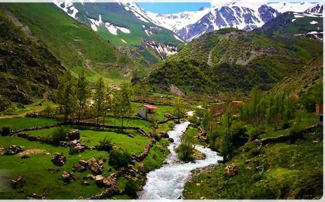 روستای بکر سیاه بیشه در مرزن آباد 83748345335
